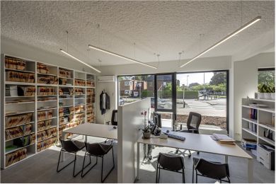 SLV The suspension kit for the GRAZIA 20 LED surface-mounted profile makes it possible to covert the surface-mounted profile into a pendant. Package contents 2 pcs. 1000535 | Elektrika.lv