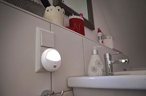 Brennenstuhl Ночной LED светильниик в розетке с сенсором OL 02R 1173210 | Elektrika.lv