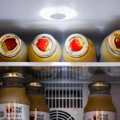 ADLER Adler | Thermoelecric Cooler | AD 8088 | Energy efficiency class E | Free standing | Larder | Black AD 8088