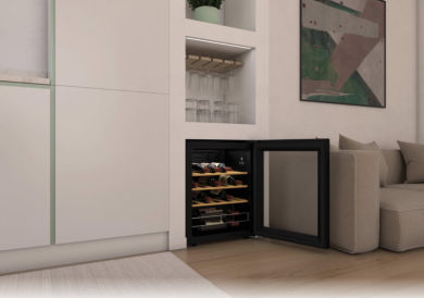 Candy Candy Wine Cooler | CWC023 | Energy efficiency class G | Free standing | Bottles capacity 23 | Black CWC023