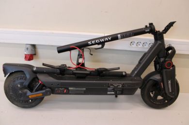 Segway SALE OUT. Ninebot by Segway eKickScooter MAX G3 E | Segway | MAX G3 E | eKickScooter | 2000 W | Up to 25 km/h | 11 " | Black | DAMAGED PACKAGING, SCRATCHED PAINT, REFURBISHED AA.05.16.01.0004SO